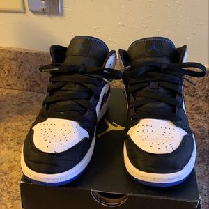 Kids Jordan 1 mid